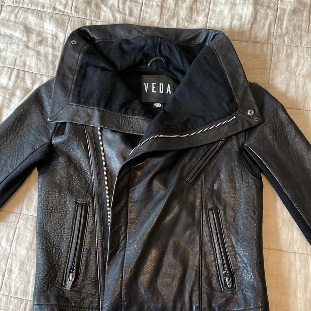 Veda Max Classic Leather Jacket, S